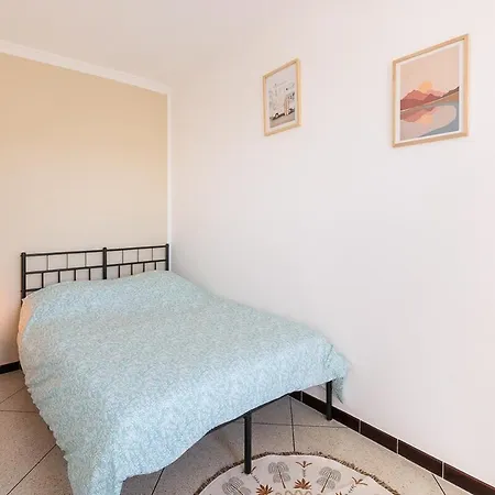 Lavandou Air Conditioned 650 M Front *