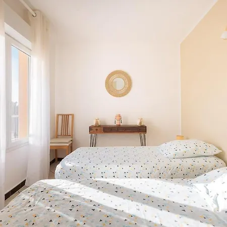 Lavandou Air Conditioned 650 M Front Appartamento