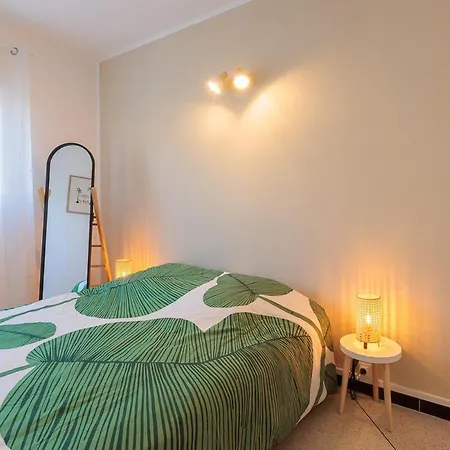 Lavandou Air Conditioned 650 M Front *